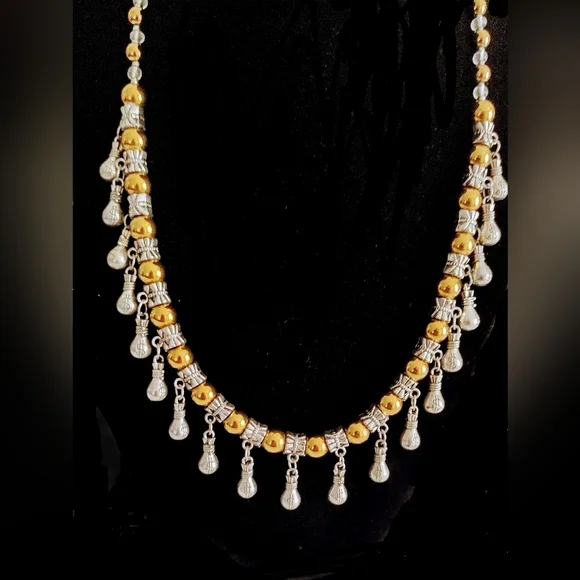 Ladies Handmade Necklace with a Fancy Magnetic Clasps - Picture 2 of 5